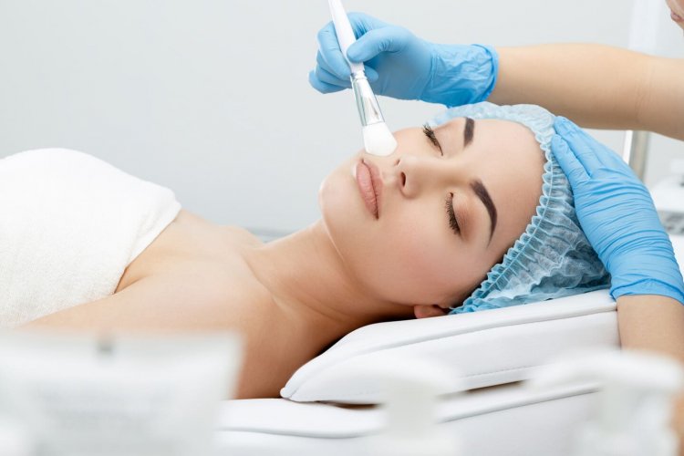 Popular Chemical Peel Clinics in Riyadh for Anti-Aging Treatments