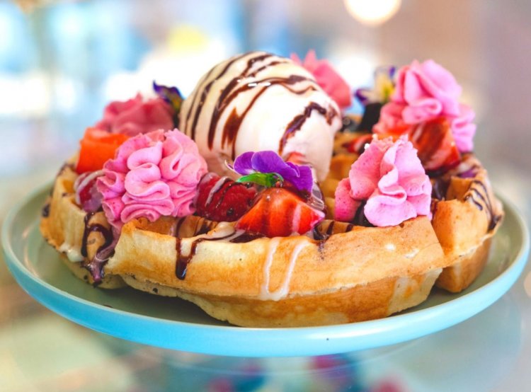 Why Local Ice Cream Shops and Cafes Offer a Unique Experience