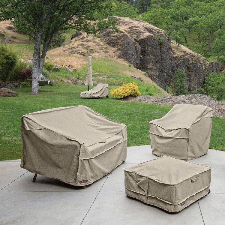 Long-Lasting Garden Furniture Covers to Keep Dubai Dust Away
