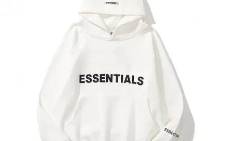 Essentials Hoodie The Perfect Balance of Comfort and Style