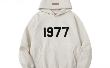 2025’s Ultimate Layering Guide: T-Shirts & Hoodies That Work for Every Season