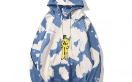 How to Spot Fake Travis Scott Merch: A Buyer’s Guide