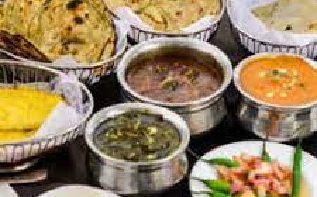 Check PNR Status & Enjoy Hassle-Free Food Delivery in Train for a Delightful Journey