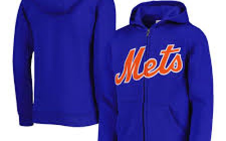 Zipper Hoodie: The Ultimate Blend of Style, Comfort, and Versatility