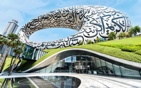 Explore Dubai’s Wonders: Museum & Dhow Cruise