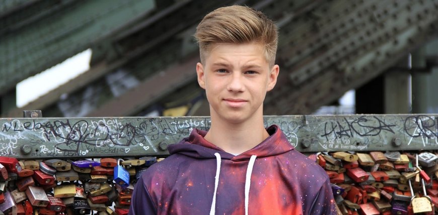 Fashion Trends for Teenage Guys