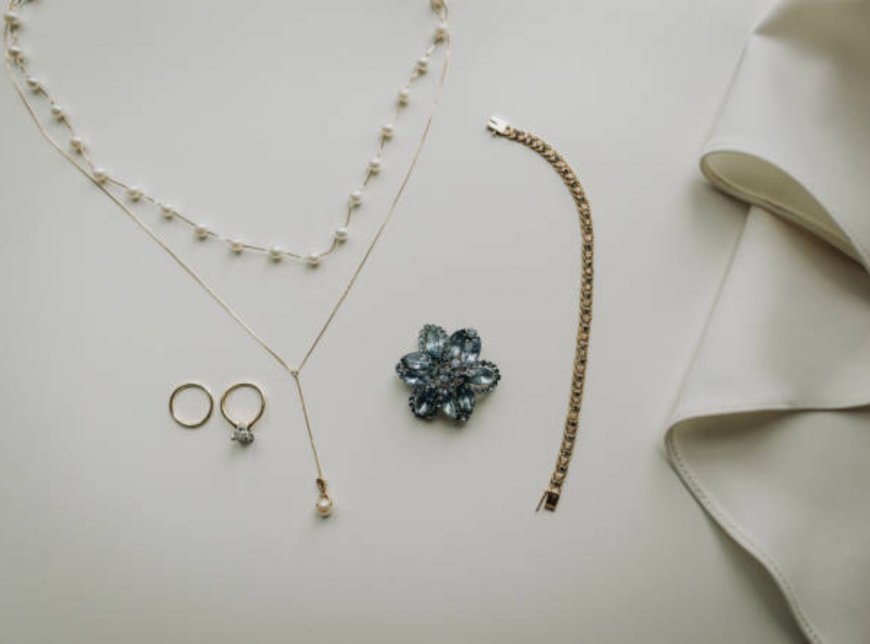 The Ultimate Guide to Pairing Brooches with Necklaces & Bracelets