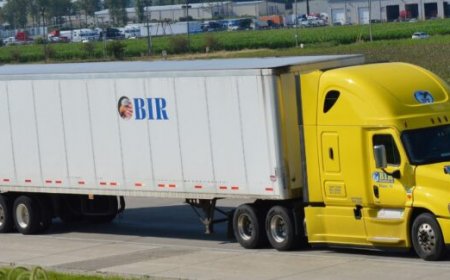 Top Trucking Industry Trends in 2025: What Customers Should Know Before Choosing a Transport Trucking Company