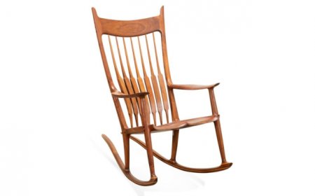 Ahlers & Ogletree will Hold A Modern & Contemporary Art & Design Auction on June 4 and A Studio Art Glass Auction June 5