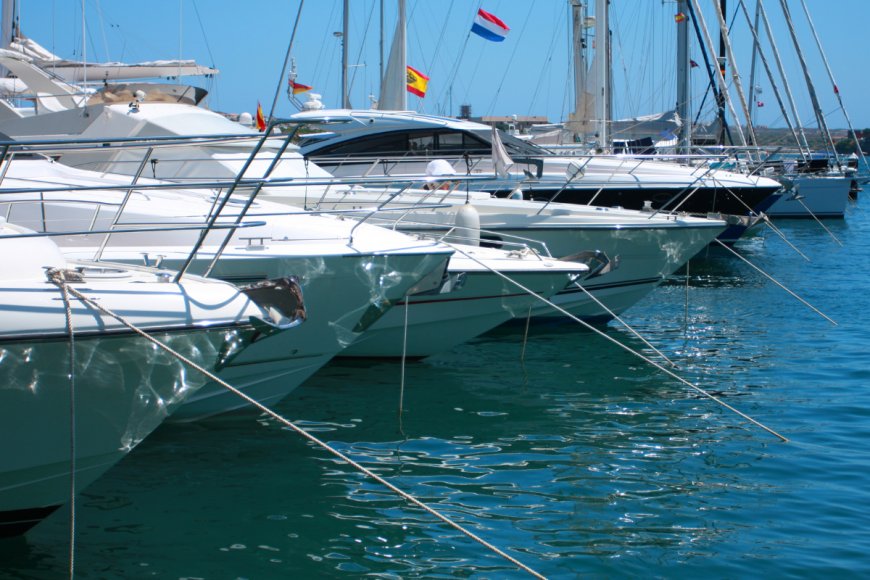 The Florida Dream: Turning a Salvage Houseboat into a Waterfront Home
