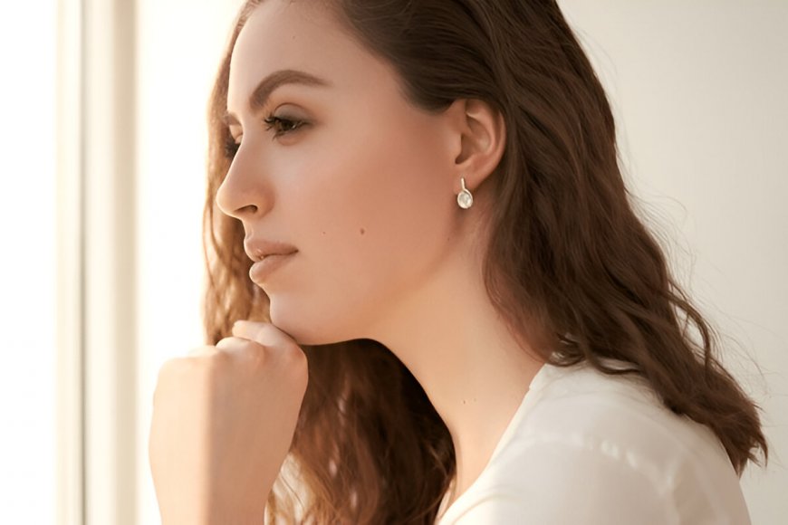 How to Style Diamond Earrings for Women’s Daily Look