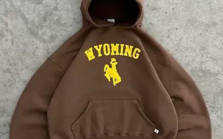 The Akimbo Hoodie A Blend of Style, Comfort, and Performance