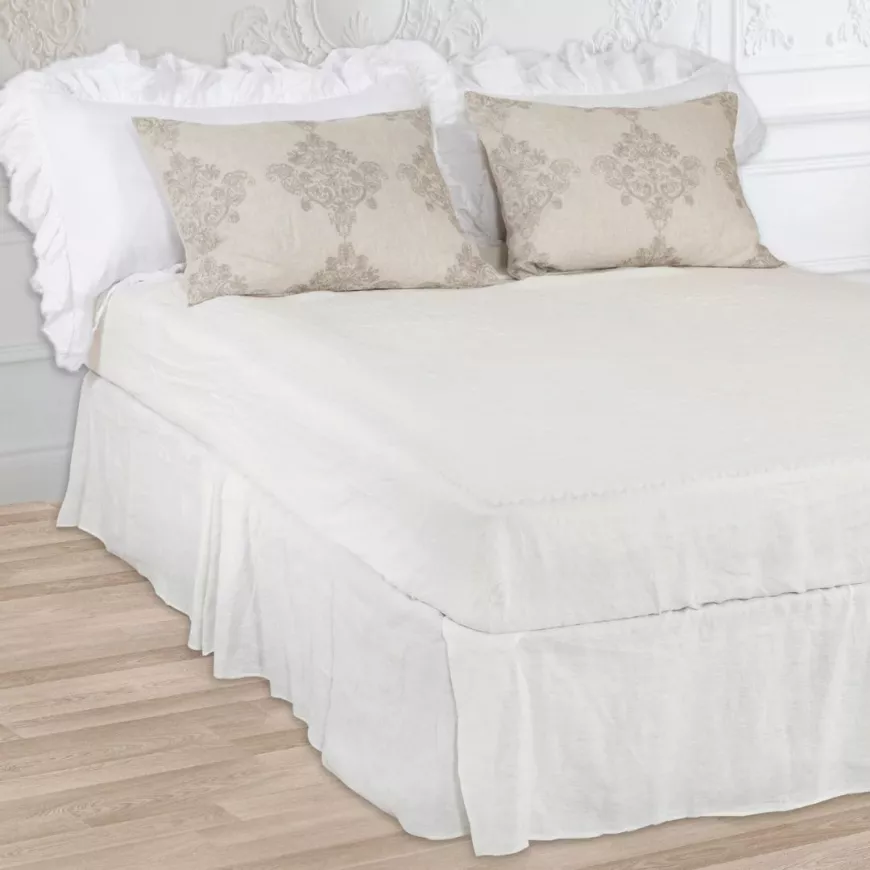 The Guide to Selecting the Luxury Linen Duvet Cover and Bed Skirt Set (2025)