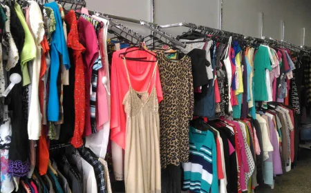 Clothes Wholesale in the UK: How Retailers Can Maximise Profits in 2025