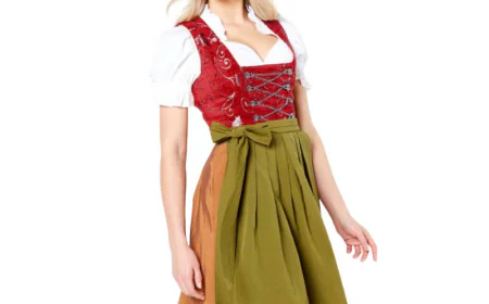 What Accessories to Wear with a Dirndl at Oktoberfest?