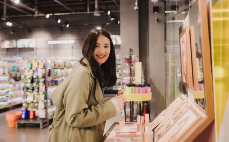 How to Choose the Market of Face Makeup for Sensitive Skin in 2025?