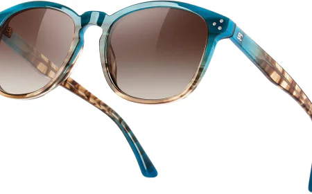 Style Meets Comfort: A Guide to Sunglasses for Women and Flip Flop Slippers
