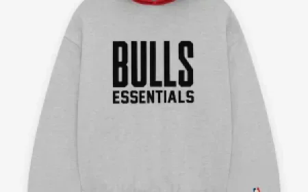 The Essentials Hoodie Trend: Why It’s Still the Uniform of Cool