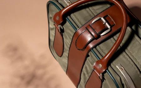Why Leather Belt Pouches Are the Perfect Companion for Duffle Bags