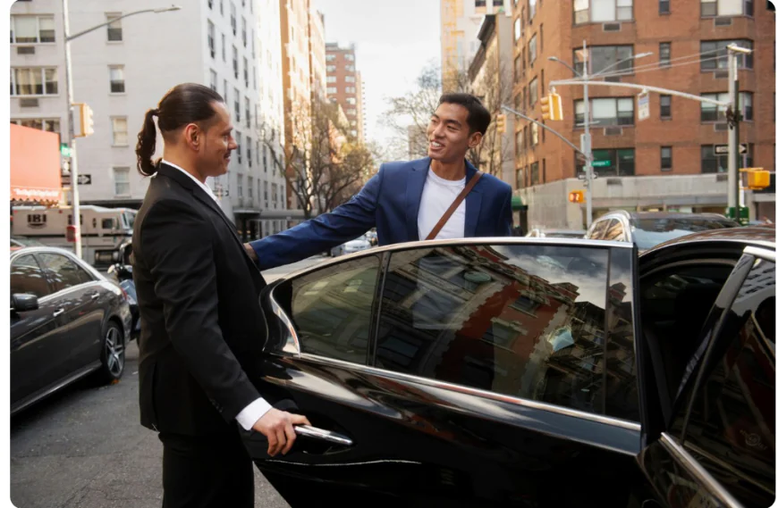 10 Reasons to Choose a Taxi from Birmingham Airport Over Public Transport