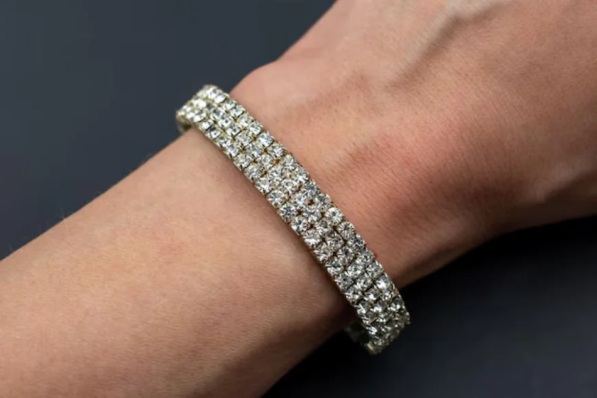 Choose the Perfect Diamond Bracelet for Women: Expert Tips