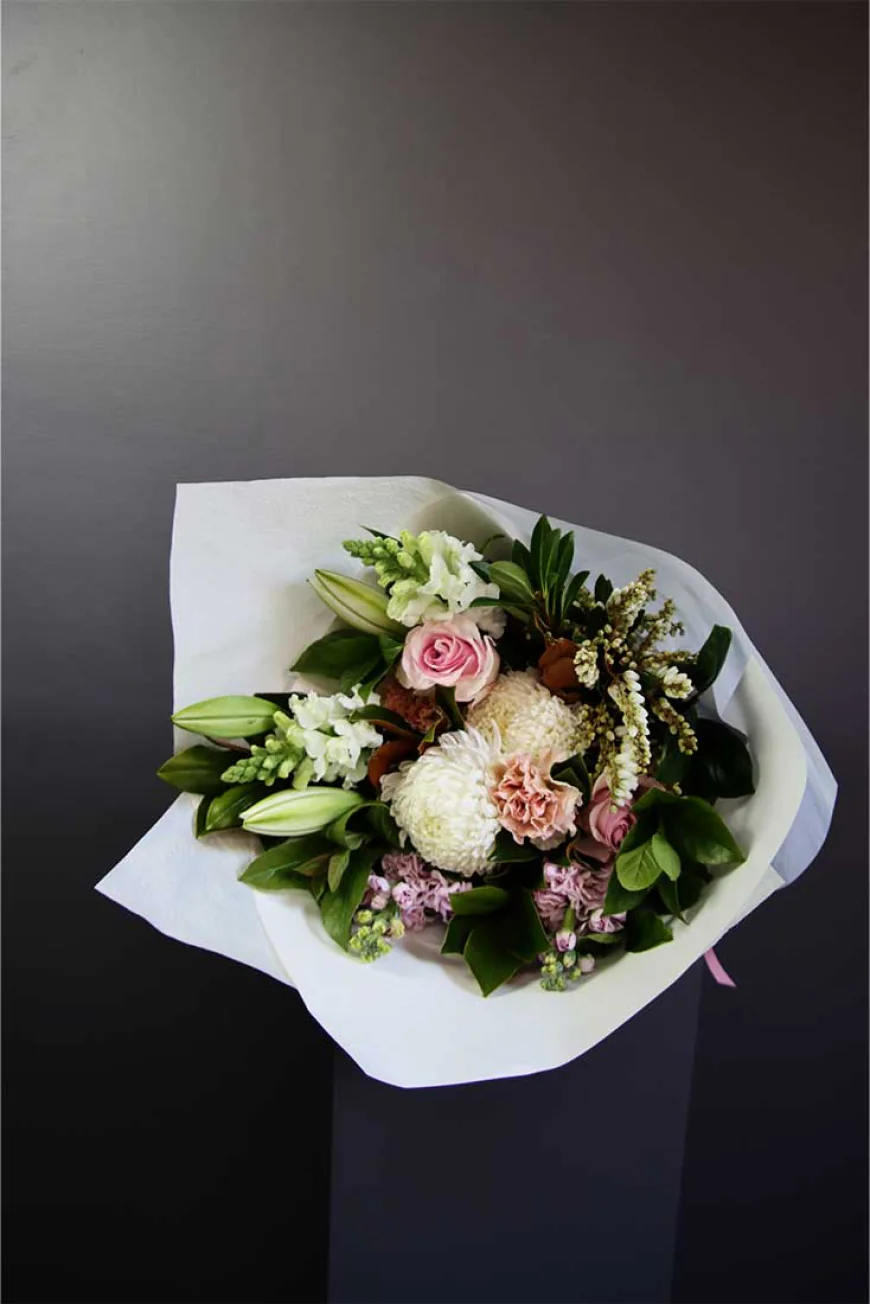 The Emotional Power of Fresh Flowers: How Blooms Lift Moods and Create Connection