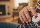 Staying Safe and Independent – The Benefits of an Emergency Pendant for Seniors