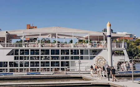 What Can You Expect on a Brisbane River Party Boat Experience?