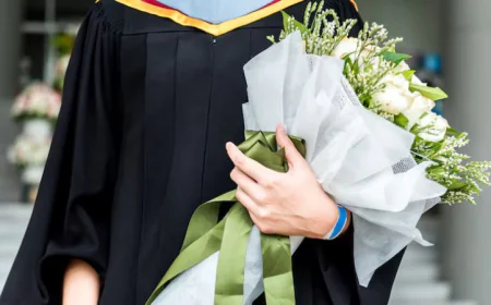 How to Find Creative Graduation Gifts Beyond Cash and Flowers?
