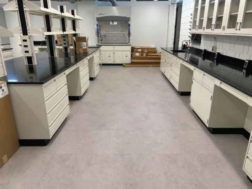 SelecTech, Inc. Updates "Checklist for Replacing Your Lab Floor" with EcoLock