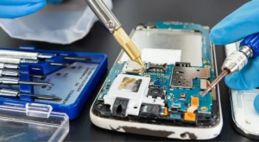 Top 7 Qualities of a Good Mobile Repairing Institute