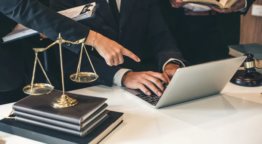 Top 10 Qualities of an Experienced Cheque Bounce Lawyer