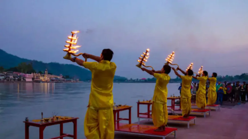 Ganga Aarti Varanasi: Experience the Festival of Lights & Dev Diwali with Inditirth