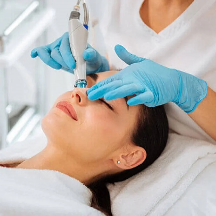 ما يفعله أطباء الجلدية ومتى يجب عليك زيارتهم