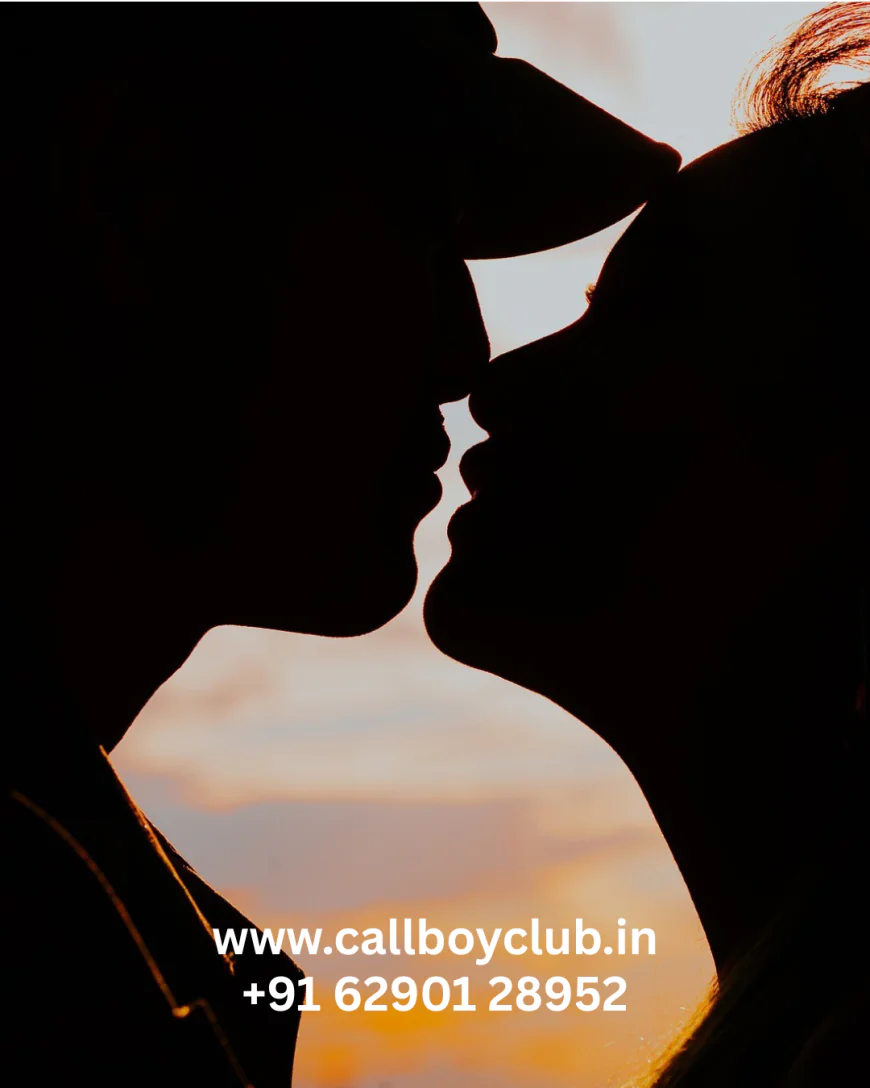 Male Escort in Delhi - Playboy Job in Delhi