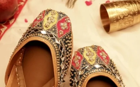 Jutti Trends That Will Turn Heads with Handcrafted Juttis From Gulbhahar