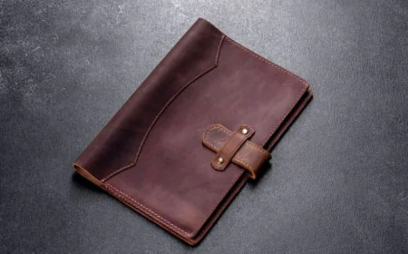 Top Benefits of Using a Leather Portfolio for Professionals