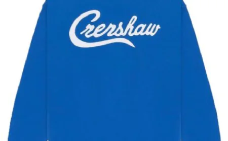 Cozy Essential Hoodie for All Seasons Wear