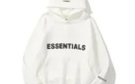 Essentials Hoodie: A Staple in US Fashion Culture