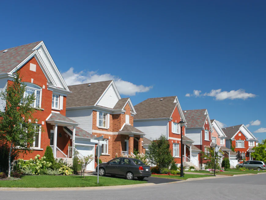 What Is the Difference Between Masonry Stain and Paint?