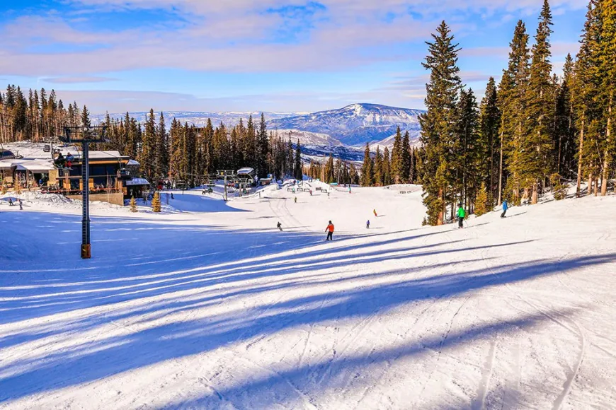 Flights to Colorado: Best Tips to Explore the Rockies