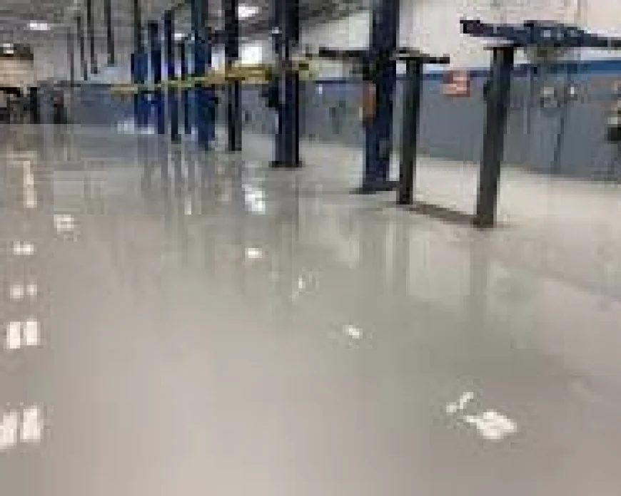 Seamless Solid Color Floors: The Perfect Blend of Style, Strength, and Simplicity