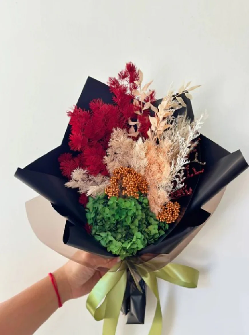 Fresh vs. Dried Flowers: Why Melbourne Loves Long-Lasting Blooms