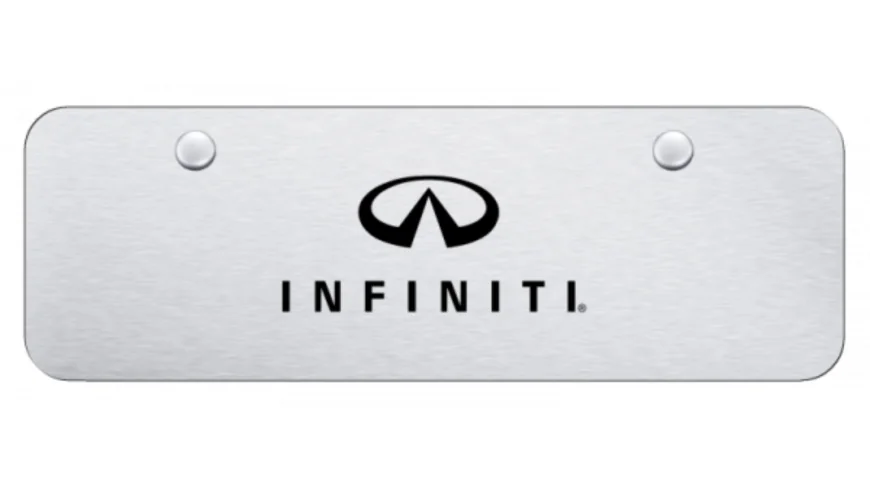 Stylish Accessories for Your Car: Infiniti Logo Plates and Jeep 4XE Keychains