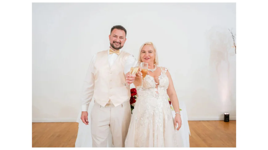 Are Candid Wedding Photographers Right for Your Small Celebration?