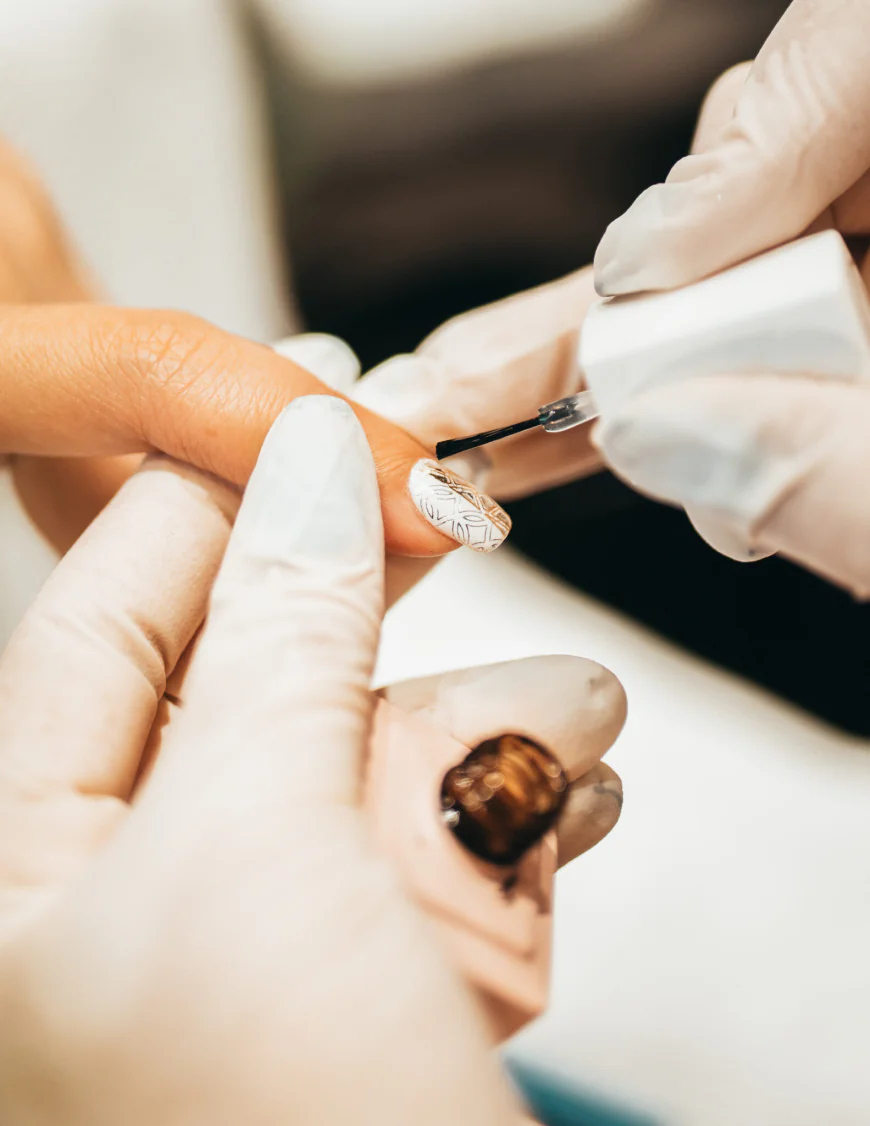 The Ultimate Guide to Nail Shapes in 2025