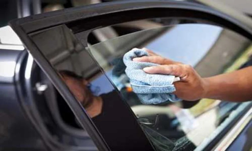 Call Mobile Auto Glass Repair If You Are Stranded with A Cracked Windshield