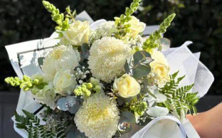 Transform Ordinary Days with Beautiful Flowers That Inspire Smiles