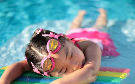 How to Choose the Right Poolside Accessories for Style, Comfort, and Safety