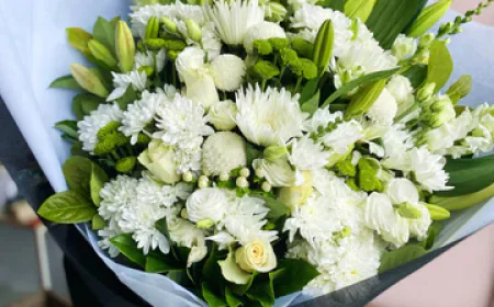 A Day to Remember: Elegant Graduation Flowers for Every Graduate